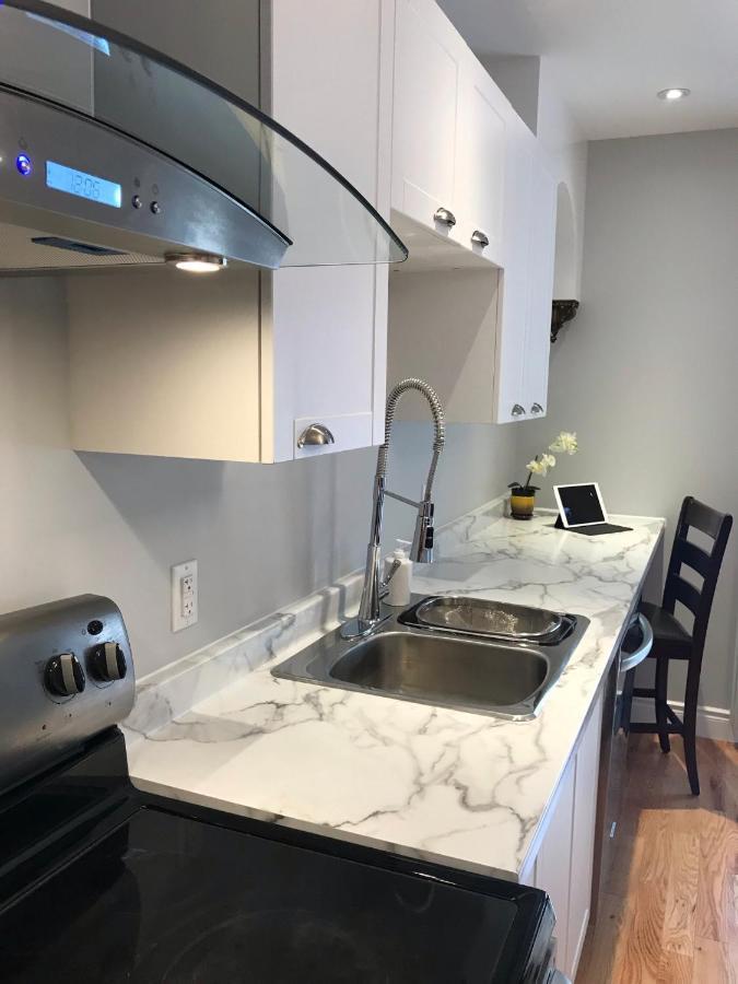 Ottawa Downtown Executive Apartment Retreat With Private Balcony Near Bank Street - Sleep Max 2 Exterior foto